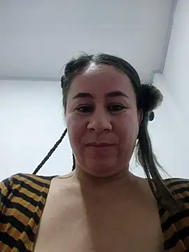 Snapshot of Nala1986 chatting on September 28, 2025, 2:29 am Nala1986 online show from September 28, 2025, 2:29 am