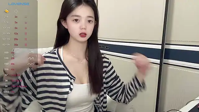 Snapshot of Nicole-13 chatting on March 12, 2026, 12:53 pm Nicole-13 online show from March 12, 2026, 12:53 pm