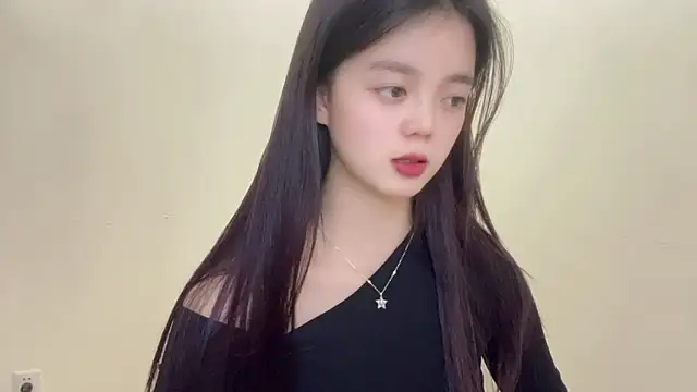 Snapshot of Nicole-13 chatting on March 22, 2026, 1:34 pm Nicole-13 online show from March 22, 2026, 1:34 pm