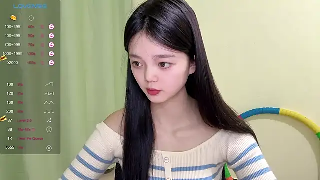 Nicole-13 online show from October 19, 2025, 1:36 pm