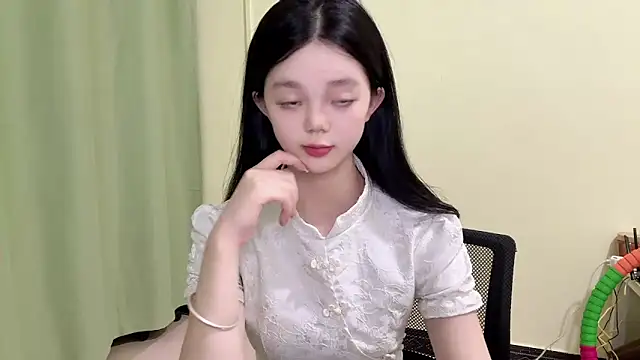 Snapshot of Nicole-13 chatting on September 17, 2025, 11:34 am Nicole-13 online show from September 17, 2025, 11:34 am