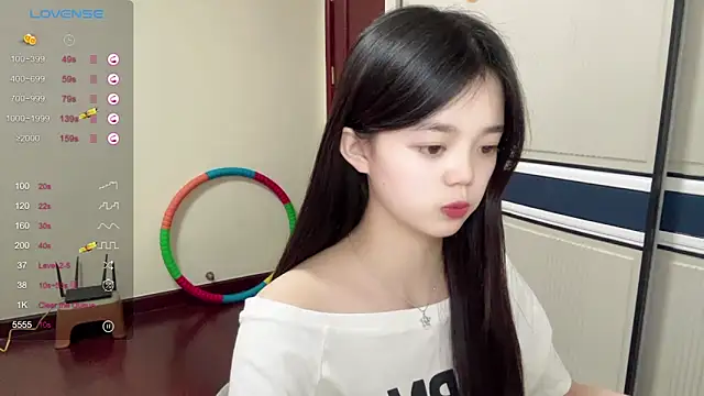 Snapshot of Nicole-13 chatting on March 11, 2026, 1:05 pm Nicole-13 online show from March 11, 2026, 1:05 pm