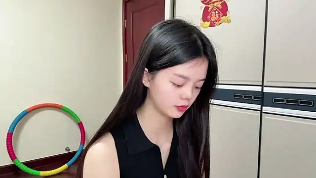 Snapshot of Nicole-13 chatting on April 1, 2026, 1:41 pm Nicole-13 online show from April 1, 2026, 1:41 pm