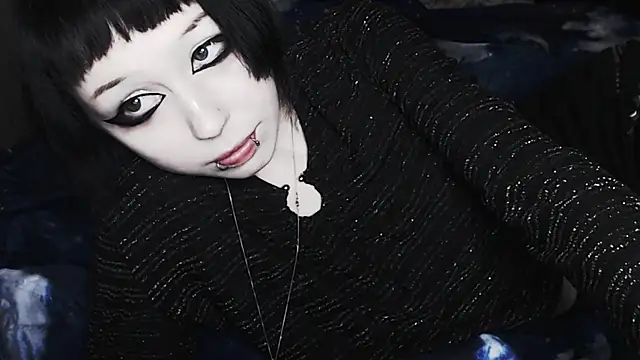 Snapshot of _LUCY_LAVE chatting on November 4, 2025, 4:38 am LUCY LAVE online show from November 4, 2025, 4:38 am