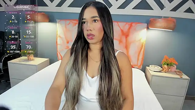 Snapshot of EmilyZahar chatting on October 11, 2025, 11:55 am EmilyZahar online show from October 11, 2025, 11:55 am