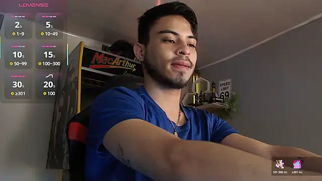 Snapshot of Bastian_MCcormick chatting on November 5, 2025, 12:30 pm Bastian MCcormick online show from November 5, 2025, 12:30 pm