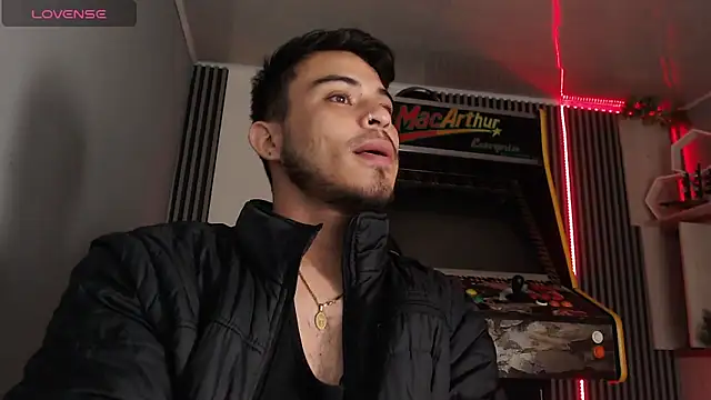 Snapshot of Bastian_MCcormick chatting on November 4, 2025, 12:53 pm Bastian MCcormick online show from November 4, 2025, 12:53 pm