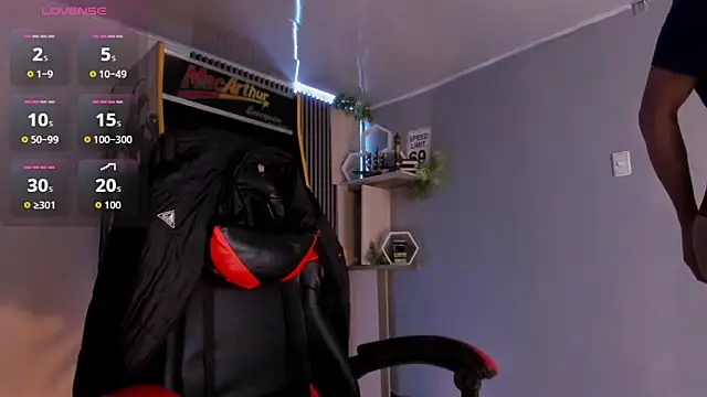 Snapshot of Bastian_MCcormick chatting on October 19, 2025, 6:05 am Bastian MCcormick online show from October 19, 2025, 6:05 am