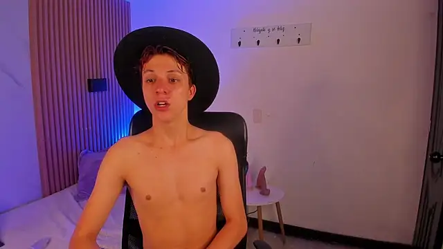 Snapshot of IM_DAREN chatting on April 3, 2026, 11:44 pm IM DAREN online show from April 3, 2026, 11:44 pm