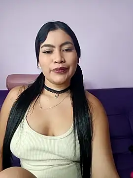 Snapshot of LunaaRosse chatting on September 19, 2025, 10:25 pm LunaaRosse online show from September 19, 2025, 10:25 pm