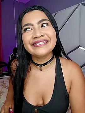 Snapshot of LunaaRosse chatting on September 17, 2025, 9:39 pm LunaaRosse online show from September 17, 2025, 9:39 pm