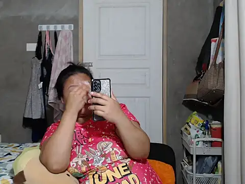 jengrey online show from November 28, 2025, 10:04 am