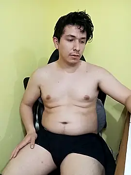 Snapshot of AngelRevery chatting on November 4, 2025, 10:13 pm AngelRevery online show from November 4, 2025, 10:13 pm