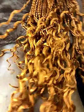 Kikie23 online show from November 19, 2025, 8:31 pm