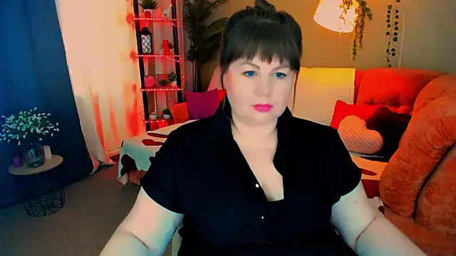 CrystaalStaar online show from July 8, 2026, 4:46 am