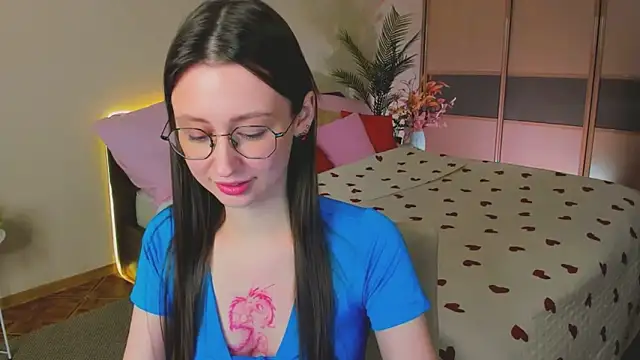Snapshot of YourLovellyStory chatting on April 20, 2026, 12:41 pm YourLovellyStory online show from April 20, 2026, 12:41 pm