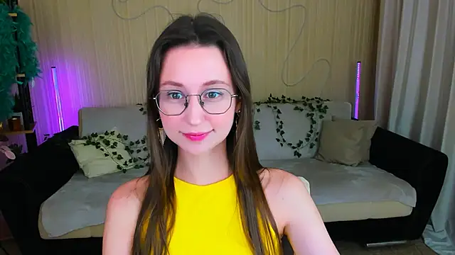 Snapshot of YourLovellyStory chatting on November 24, 2025, 4:51 pm YourLovellyStory online show from November 24, 2025, 4:51 pm