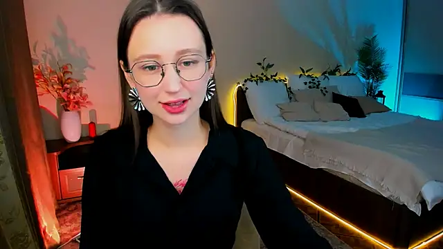 Snapshot of YourLovellyStory chatting on November 11, 2025, 11:27 am YourLovellyStory online show from November 11, 2025, 11:27 am