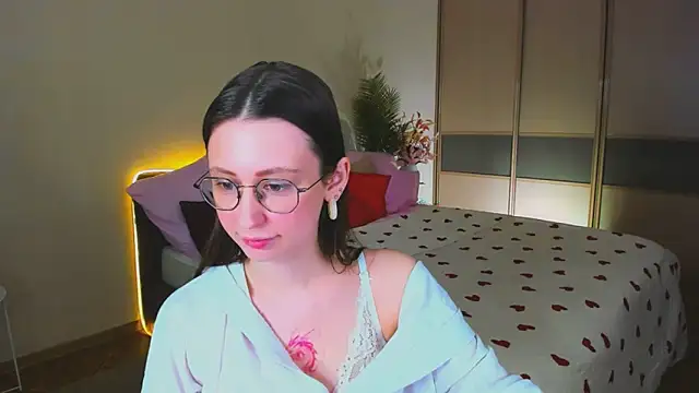 Snapshot of YourLovellyStory chatting on April 26, 2026, 12:35 pm YourLovellyStory online show from April 26, 2026, 12:35 pm