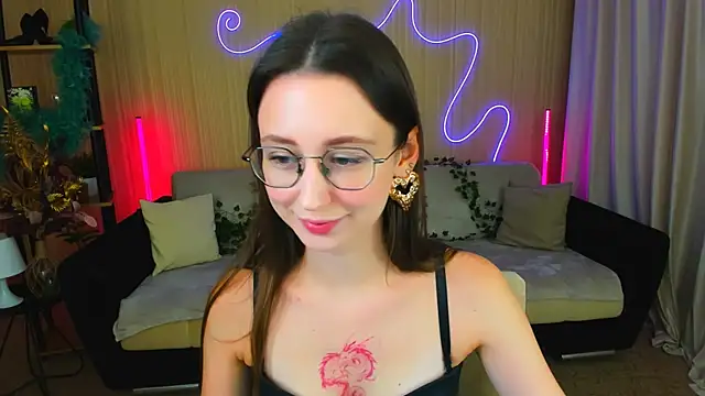 Snapshot of YourLovellyStory chatting on November 17, 2025, 4:33 pm YourLovellyStory online show from November 17, 2025, 4:33 pm