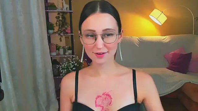 Snapshot of YourLovellyStory chatting on October 21, 2025, 5:34 pm YourLovellyStory online show from October 21, 2025, 5:34 pm