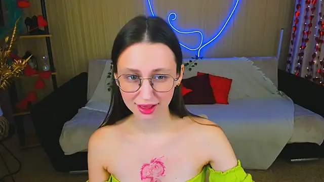 YourLovellyStory online show from March 3, 2026, 3:30 pm