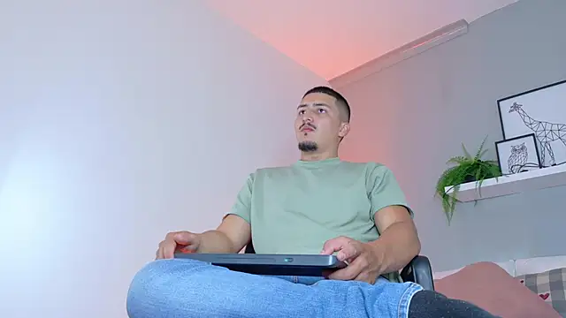 MrFox   online show from December 17, 2025, 7:30 pm