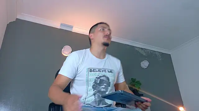 MrFox   online show from November 1, 2025, 7:19 pm