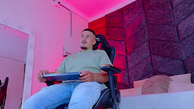 MrFox   online show from February 21, 2026, 7:49 pm