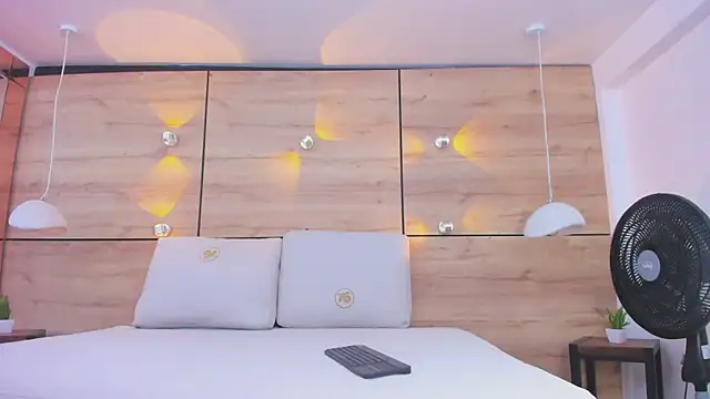 Snapshot of chloe_murray chatting on November 11, 2025, 6:08 am chloe murray online show from November 11, 2025, 6:08 am