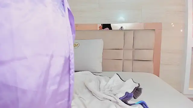 chloe murray online show from March 10, 2026, 11:47 am