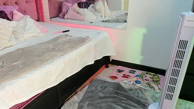 sara ramirez01 online show from September 13, 2025, 1:49 am