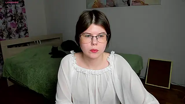 Beatrisss online show from December 19, 2025, 2:37 am