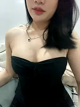 Beiiu 18 online show from October 9, 2025, 8:42 pm