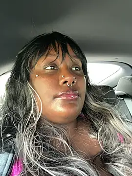 Cocomamii1 online show from April 6, 2026, 5:25 pm