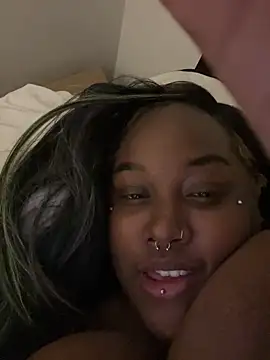 Cocomamii1 online show from February 19, 2026, 4:09 am