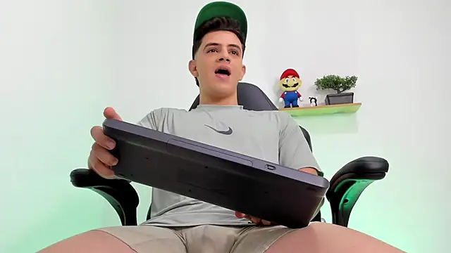 Mikecooper online show from January 12, 2026, 6:20 am