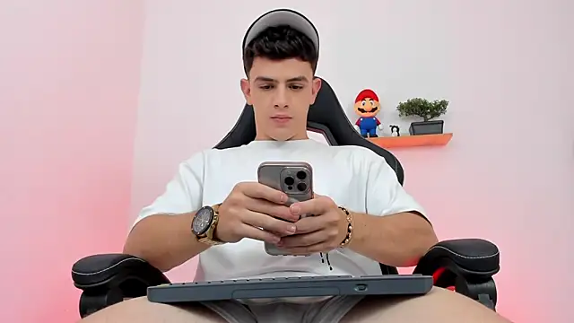 Mikecooper online show from February 10, 2026, 6:34 am