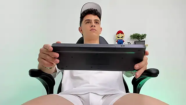 Mikecooper online show from February 3, 2026, 2:53 am