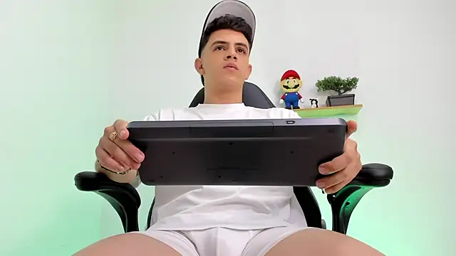 Mikecooper online show from January 14, 2026, 2:59 am