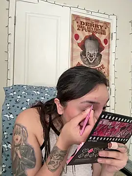 CharmingMaddie online show from April 5, 2026, 4:46 pm