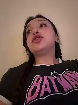 CharmingMaddie online show from May 23, 2026, 5:06 am