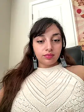 CharmingMaddie online show from October 31, 2025, 3:52 pm