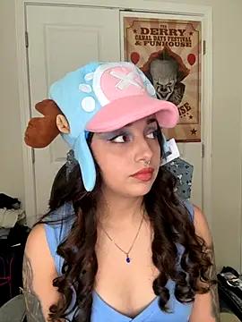 CharmingMaddie online show from December 4, 2025, 4:50 pm