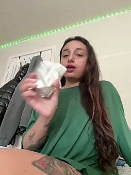 CharmingMaddie online show from May 1, 2026, 4:56 pm