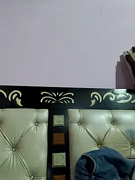 Love-pari077 online show from October 15, 2025, 3:53 pm