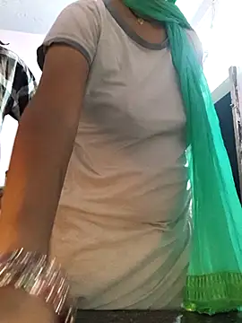 Love-pari077 online show from October 23, 2025, 11:58 pm