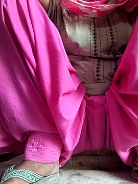 Love-pari077 online show from November 6, 2025, 1:31 am