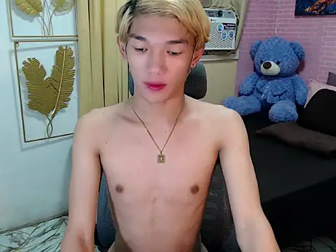 fuckerfriendsxx online show from May 18, 2026, 4:12 pm