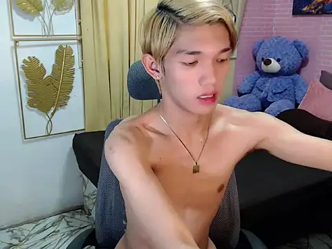 fuckerfriendsxx online show from May 9, 2026, 5:00 am